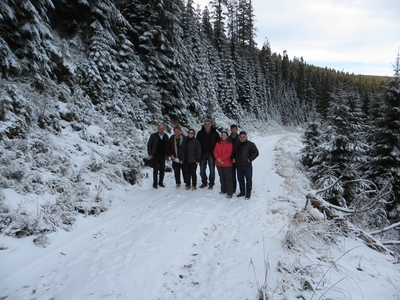 Obr. 16 – Závěrečná prohlídka lesních cest na vrcholu Lyse hory, prosinec 2016